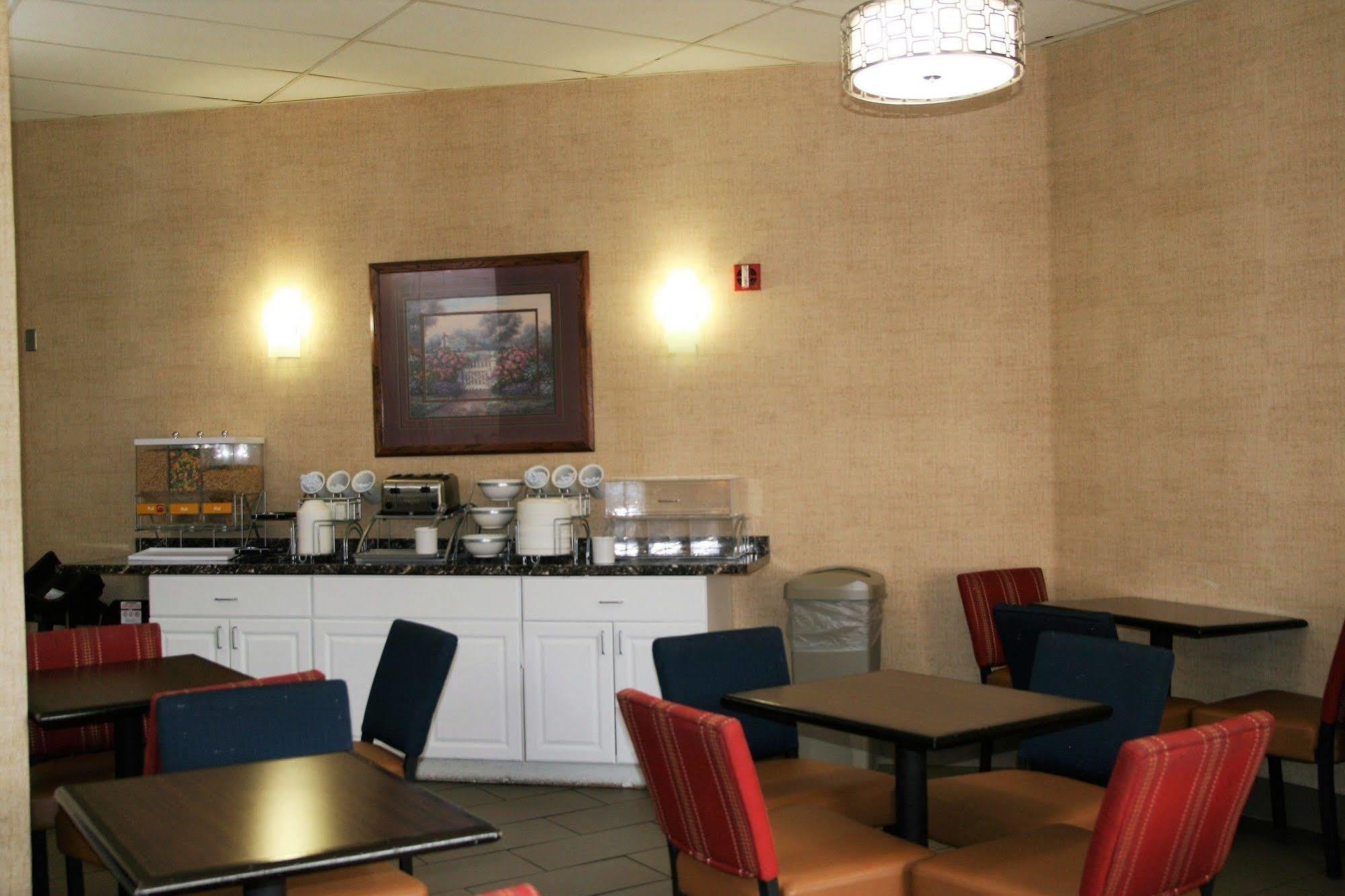 Baymont By Wyndham Colorado Springs Hotel Luaran gambar